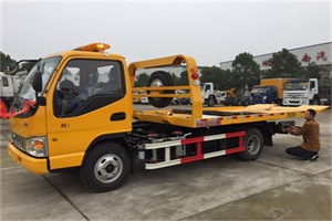 斗门区哪里有拖车服务